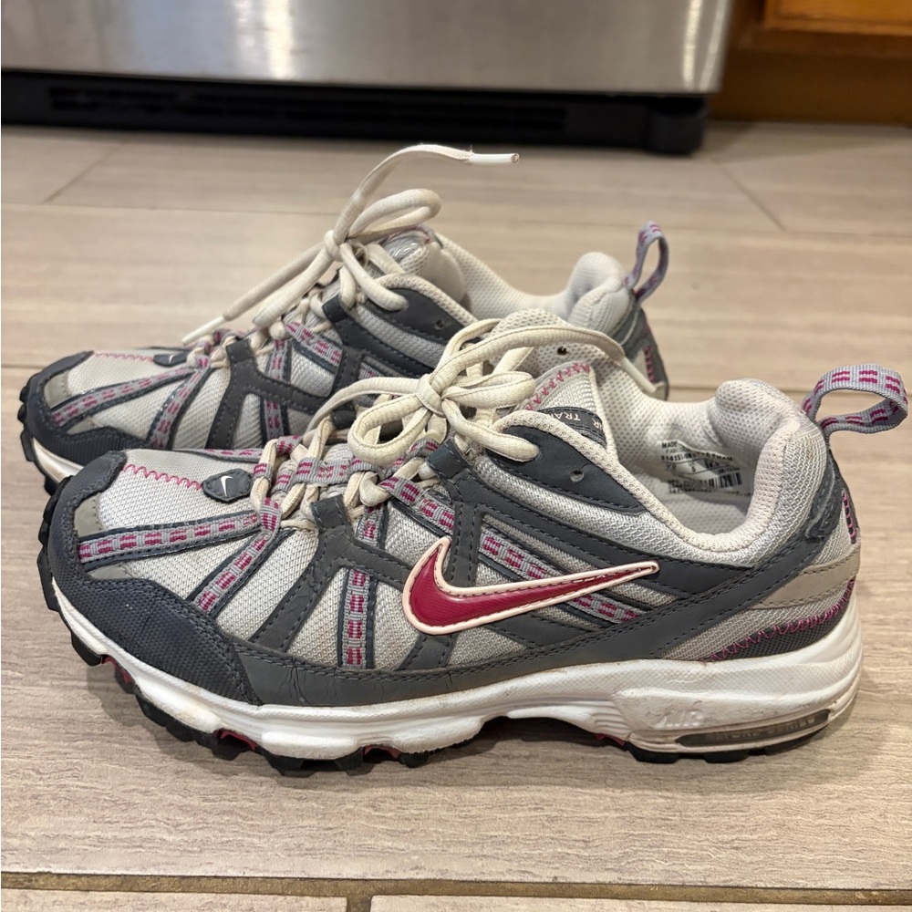 Nike Women's Gray and Pink Sneakers